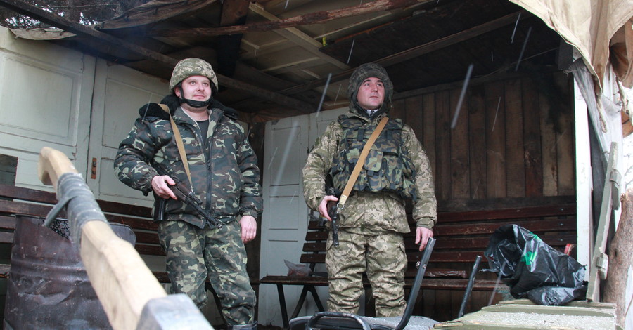 Морозы в Донбассе: как выживают украинские солдаты
