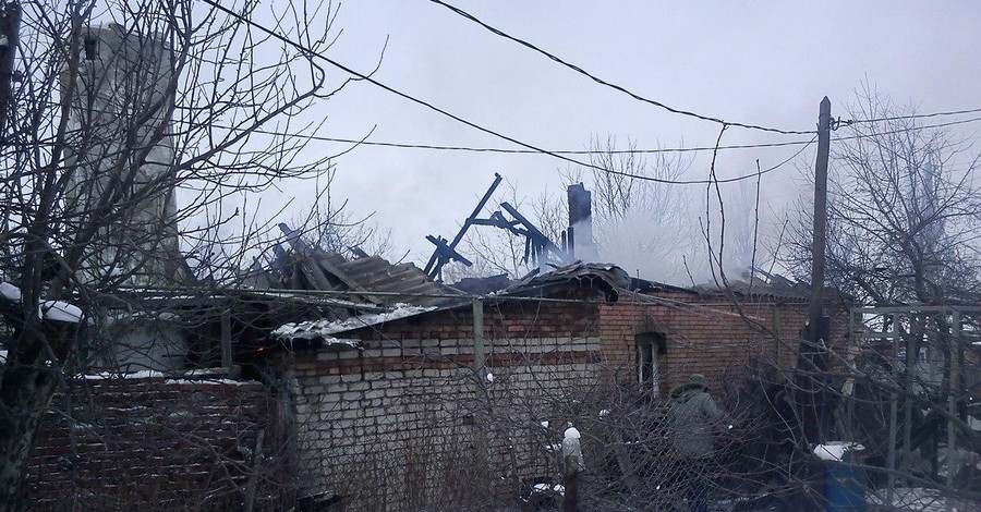 Ситуация в Донецке: стреляли всю ночь, ранен мирный житель