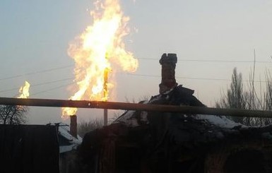 За ночь в Донецке разрушены пять домов и сгорели четыре человека