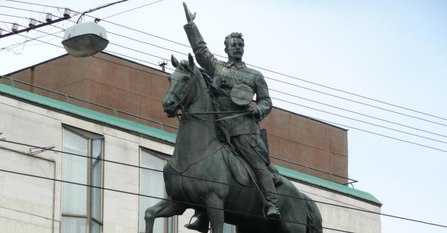 Киевский памятник Щорсу поменяют на Петлюру