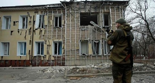 Что должна сделать украинская власть, чтобы остановить кровопролитие на Донбассе?