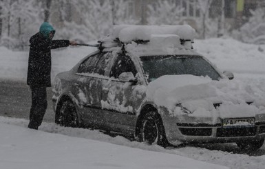 Киевлян оштрафовали за неубранный снег на 105 тысяч гривен