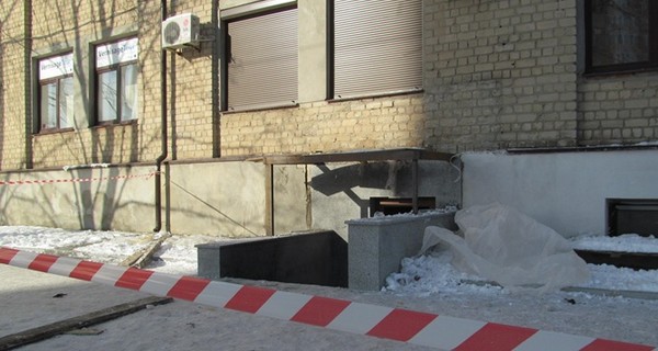 Взрыв под Харьковом на железнодорожной подстанции не остановил поезда