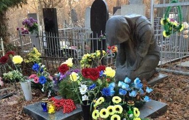 В Киеве украли памятник известному писателю