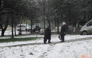 Непогода на Львовщине:  автомобили в кюветах и заторы на дорогах