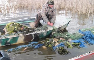 В зоне ЧАЭС милиция спасла двух рыбаков-браконьеров