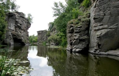 Каменные чудеса Украины: в каких каньонах отдохнуть летом