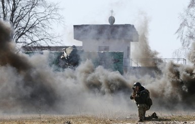 Позиции украинских бойцов возле Горловки обстреляли из Градов, есть погибшие