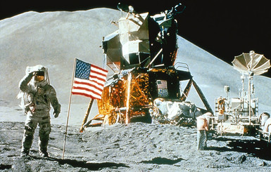 Россия проверит, действительно ли американцы первыми высадились на Луне