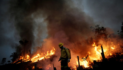 Пожар в джунглях Амазонки