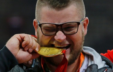 Пьяный чемпион мира расплатился с таксистом медалью