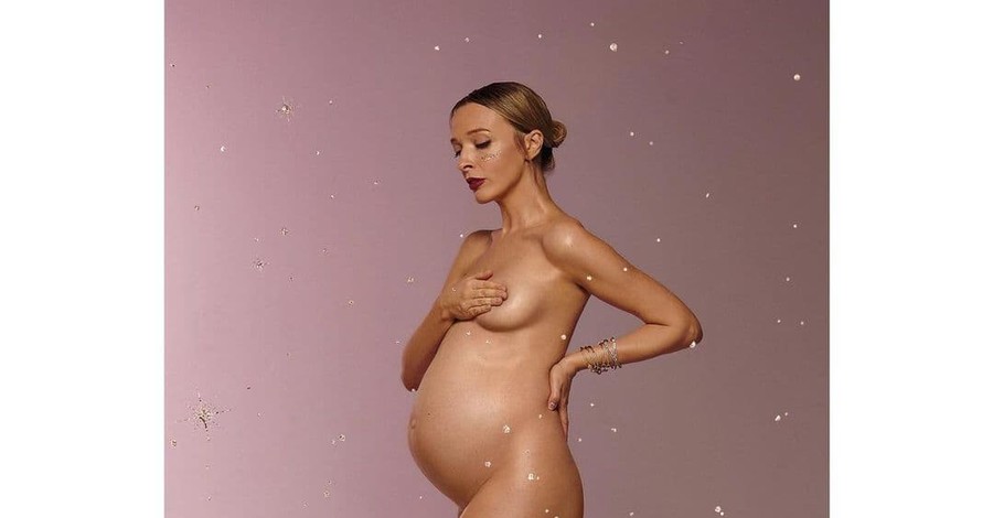 Новогодняя фотосессия беременной Василисы Фроловой