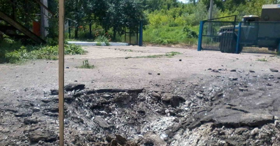 Украинских бойцов обстреляли из гранатометов и стрелкового оружия