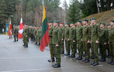 Украинские, польские и литовские военные защитят 