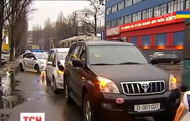 СМИ: Сотрудник посольства РФ устроил аварию в центре Киева