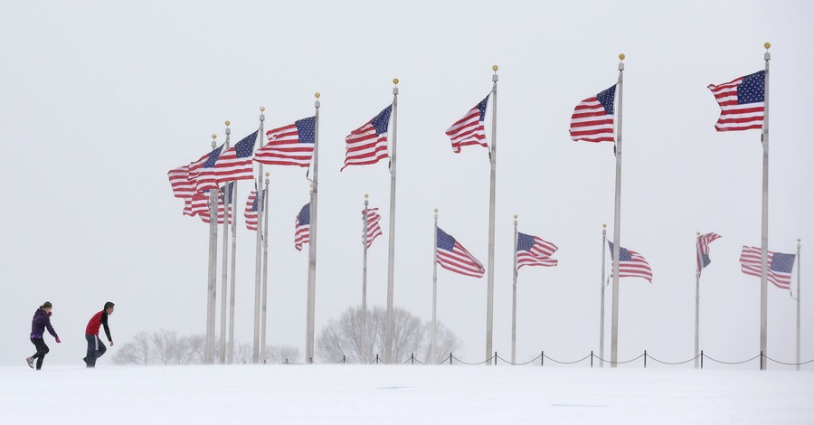 В США в результате снежной бури погибли 18 человек 