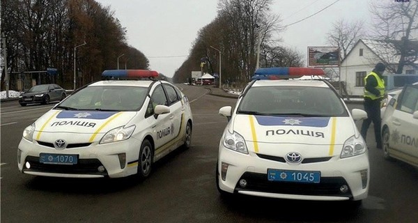 Киевские полицейские спасли трех утопающих