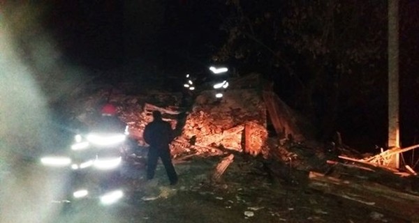 На Житомирщине обвалился дом, под завалами оказались двое мужчин