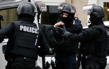 СМИ: в Париже эвакуировали лицей из-за наркомана-самоубийцы 