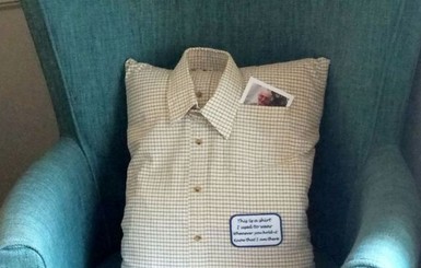 В Британии вдове подарили подушку из рубашки покойного мужа 