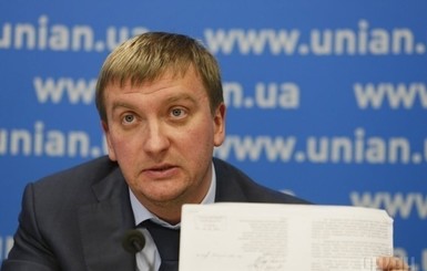 Министр юстиции Петренко в 2015 году заработал почти 4 миллиона гривен