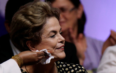 Бразильский сенат на полгода отстранил президента из-за коррупции