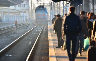 В Киеве на 3 часа задержали поезда из-за поломки гладильной машины