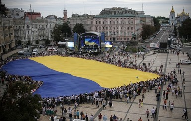 Половина украинцев не считают Украину независимым государством