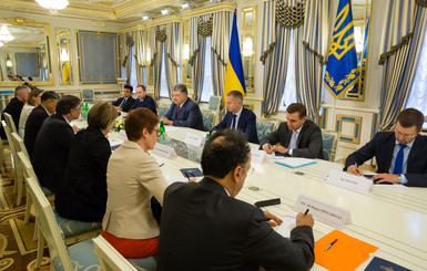 Порошенко призвал мировых лидеров не признавать результаты выборов в Госдуму
