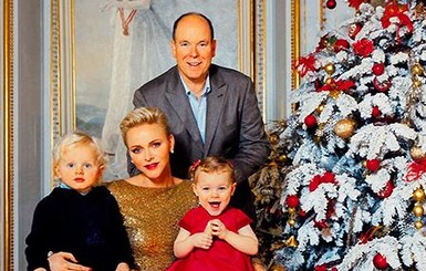 Княжеская семья Монако показала рождественскую открытку со своими детьми