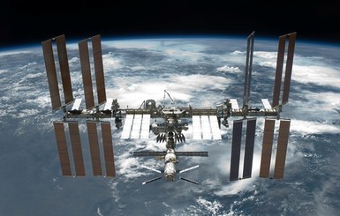 Астронавты МКС вышли в открытый космос и успешно заменили батареи