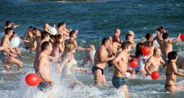 На Крещение одесские моржи побили рекорд Украины