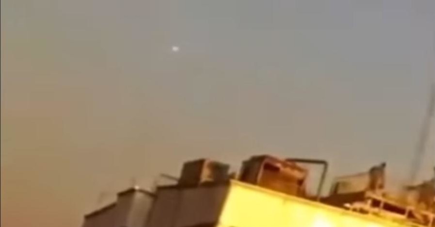 Хитом интернета стало видео расстрела НЛО военными в Иране