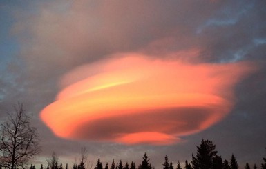 В Швеции увидели необычное облако похожее на НЛО