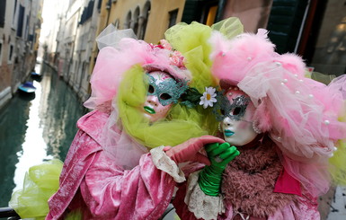 Яркие образы венецианского карнавала: фоторепортаж