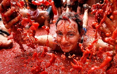 В Чили произошла массовая драка помидорами