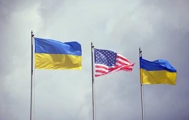 Эксперт пояснил, почему США сократили помощь Украине