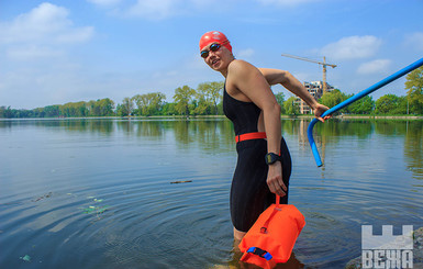 Украинская спортсменка начала переплывать Ла-Манш  