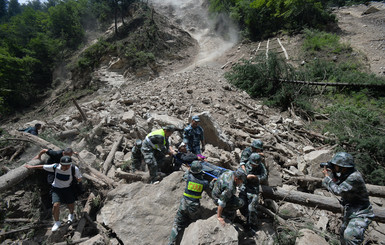 Китай всколыхнули два землетрясения: 13 людей погибли, 175 - травмированы