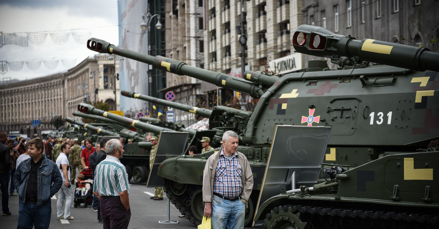 День Независимости в Киеве: военная техника по Крещатику не поедет