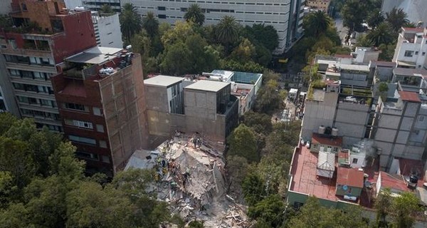 В Мексике объявлен трехдневный траур из-за землетрясения