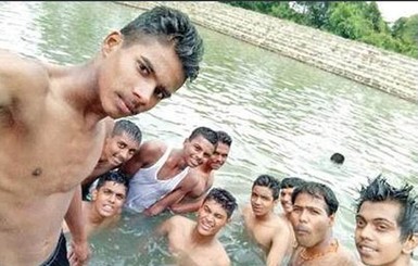 В Индии студент утонул, пока друзья делали селфи
