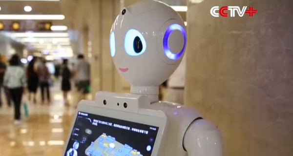 В Китае робот впервые сдал экзамен на врача, он получит диплом и практику 