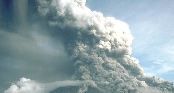 На Филиппинах обрушился вулканический купол