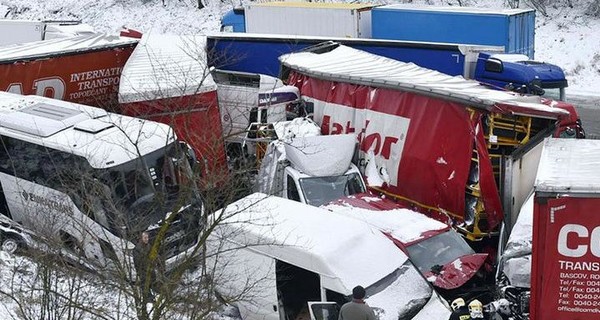 Масштабное ДТП в Чехии: столкнулись более 40 автомобилей