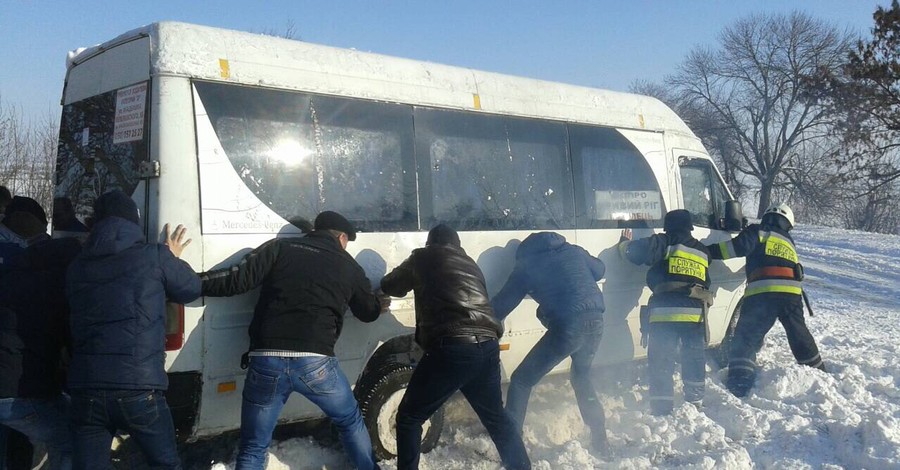 На Днепропетровщине пассажиры маршрутки спасли 