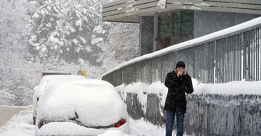 Снегопад в Москве побил все рекорды: отменены авиарейсы, есть жертвы