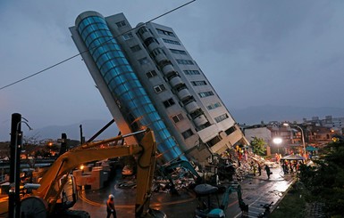 В результате землетрясения на Тайване погибли четыре человека