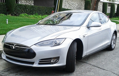 Tesla отзывает 123 тысячи электромобилей по всему миру