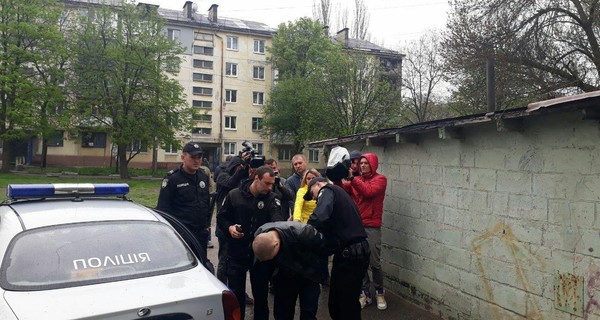 В Запорожье водитель сбил троих женщин на глазах у  полицейских и попытался сбежать